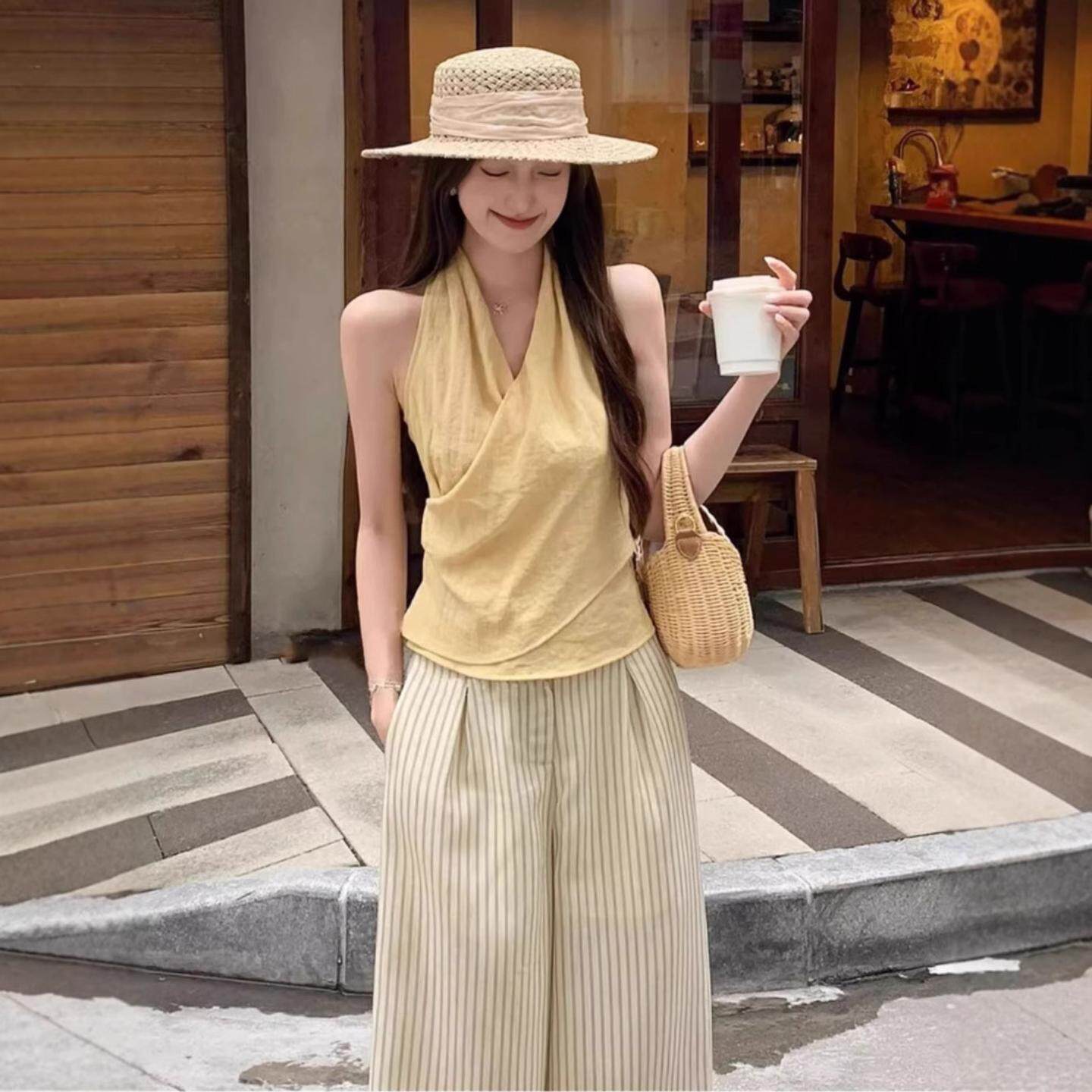 气质黄色交叉v领挂脖背心女夏季修身袖外穿设计感辣妹百搭上衣