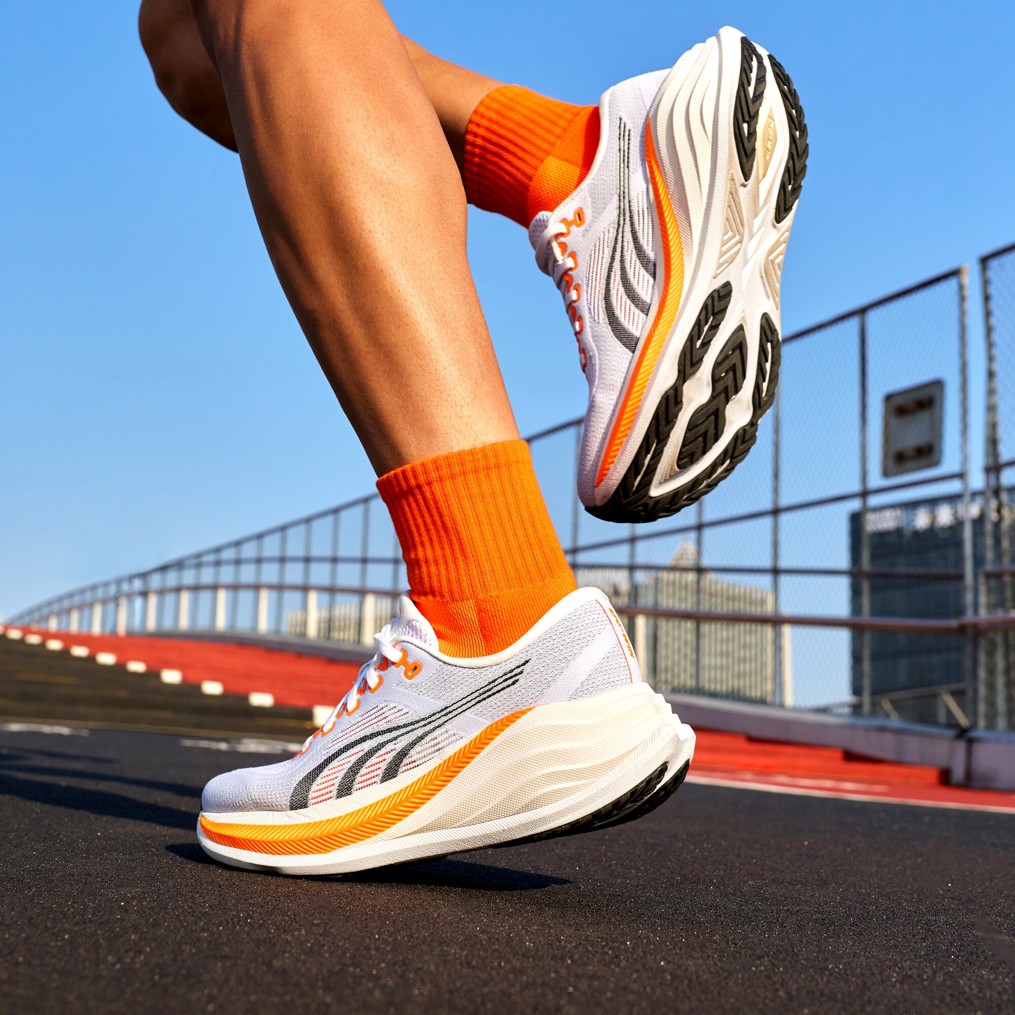 多威飓风MAX跑步鞋  MT36203