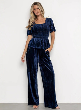 Velvet short-sleeved T-shirt wide-leg pants丝绒短袖T恤阔腿裤