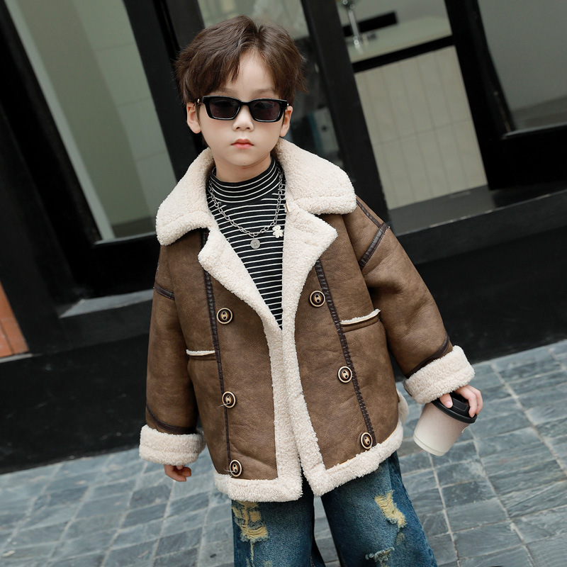 男童冬装外套洋气儿童时髦翻领皮毛一体皮衣2025新款童装酷帅男孩
