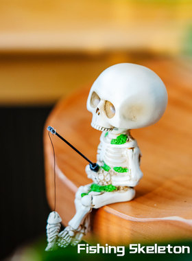 至死不渝钓鱼的骷髅人送朋友送爸爸创意桌面摆件
