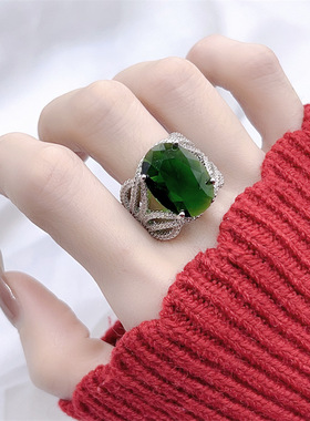 祖母绿戒指满钻食指时尚冷淡风女