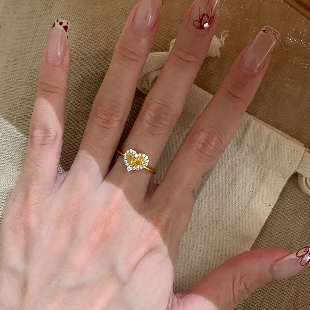 vintage设计轻奢心形冰花切黄钻戒指女中古金色满钻爱心锆石指环