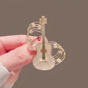 文艺设计感镶钻提琴胸针新款风音符乐谱衣饰别针服装装饰胸花饰品