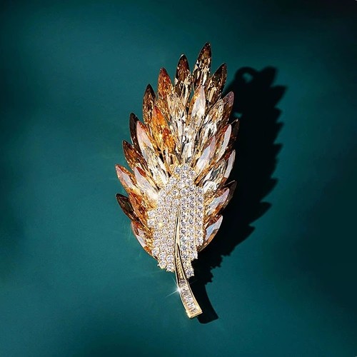 优雅之叶胸针高档女气质水晶羽毛胸花轻奢小众设计感别针西装配饰