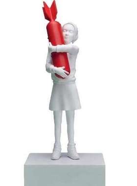 拥抱炸弹的女孩雕像树脂摆件现代艺术桌面装饰工艺品 Bomb Hugger