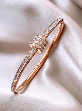玫瑰金满钻钛钢手镯女时尚气质
