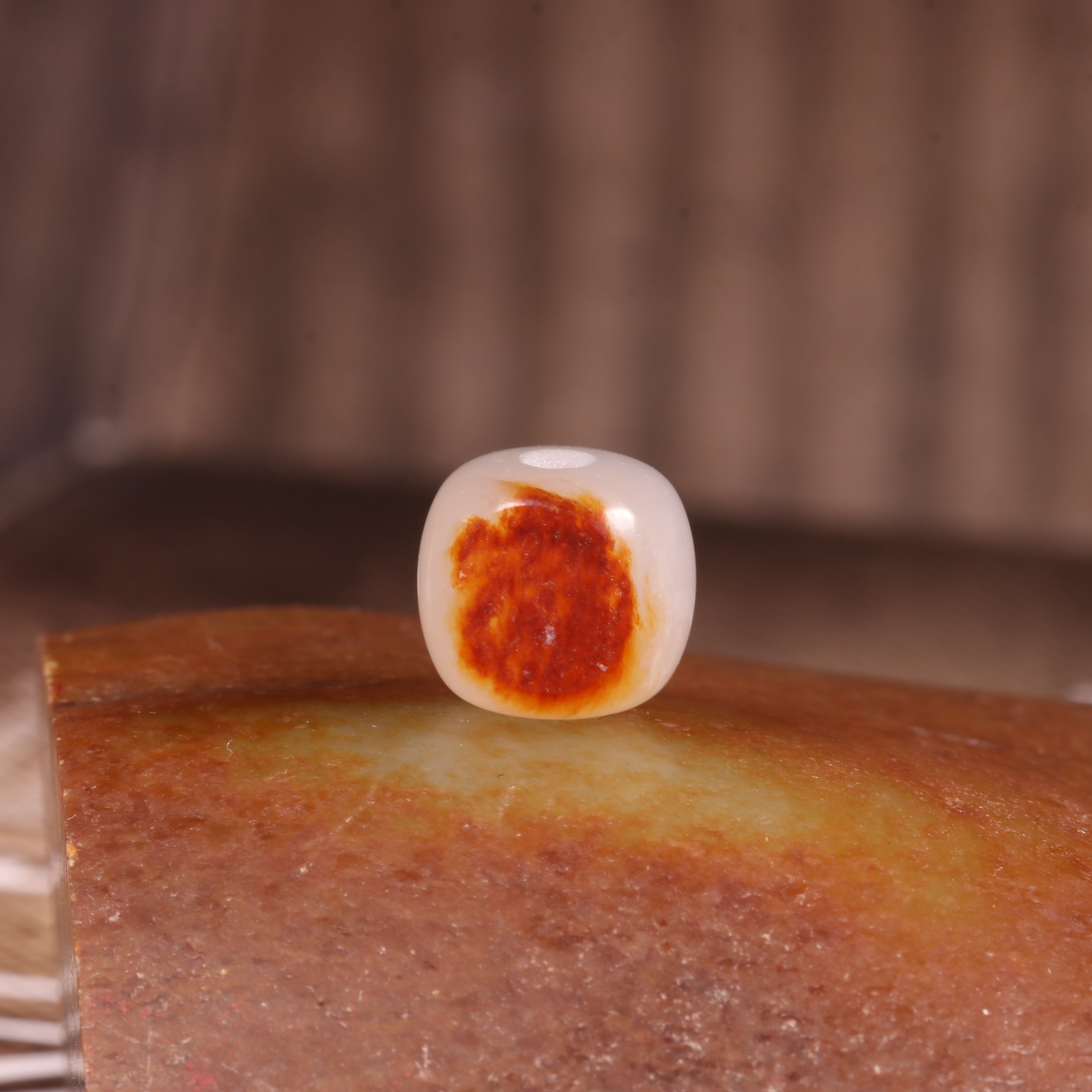 新疆和田玉籽料红皮老型珠手链