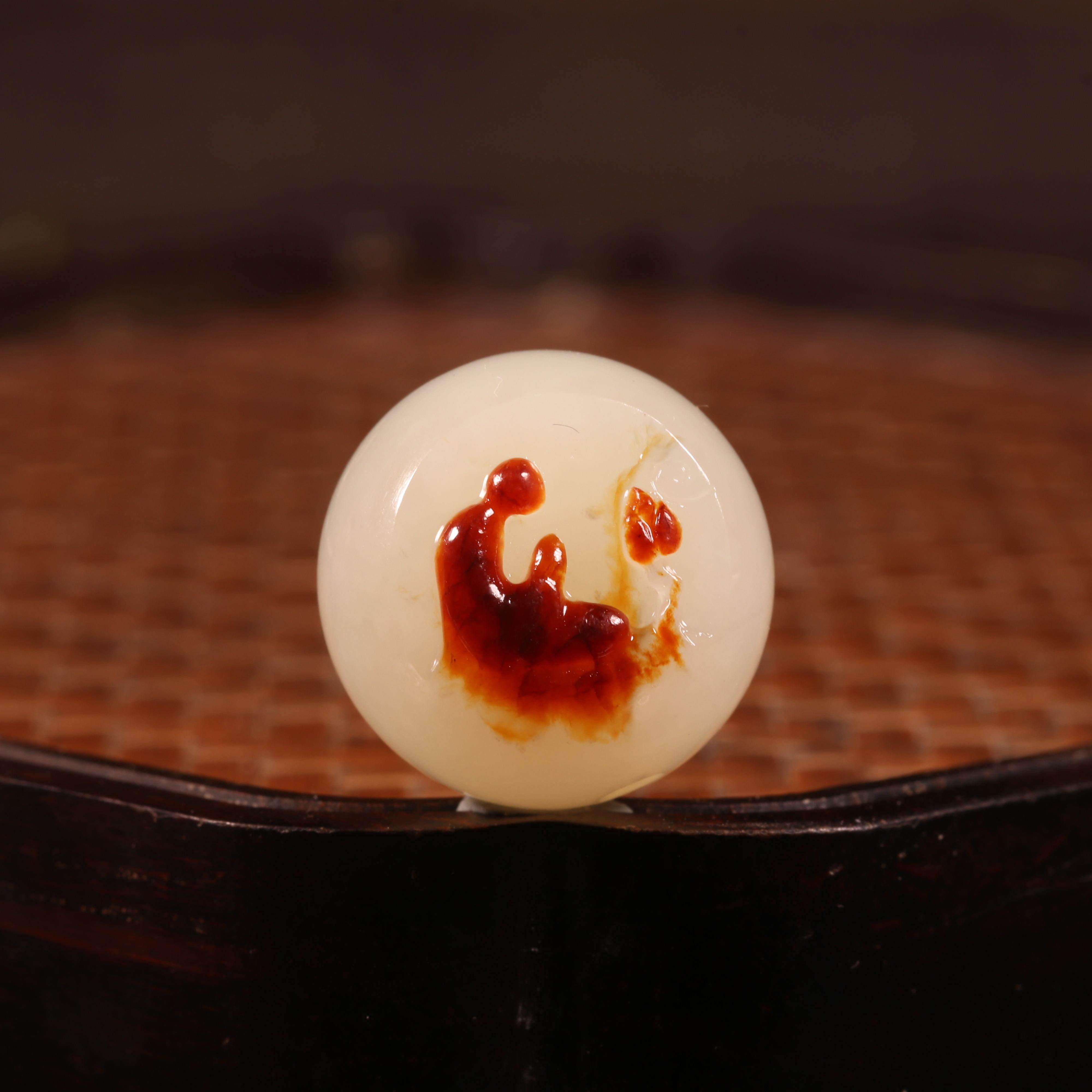 天然新疆和田玉籽料白玉吊坠