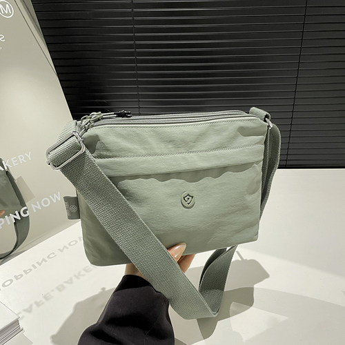 多层小包包潮斜挎手机包女夏季新款百搭单肩包牛津布休闲女士背包