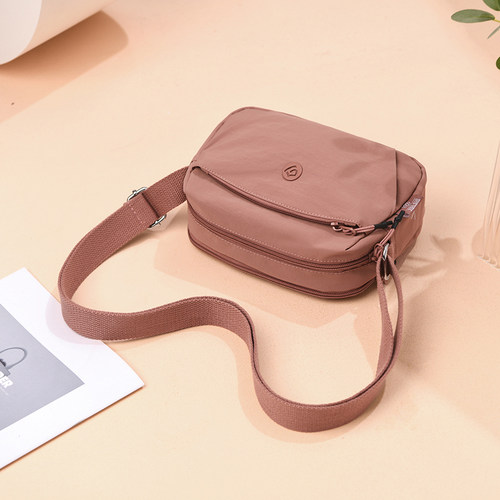 夏季新款斜挎小包女士手机包超轻便尼龙布多层休闲妈妈包散步小包