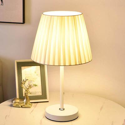 Warm Bedroom Bedside Lamp Eye Protection Romantic Table Lamp