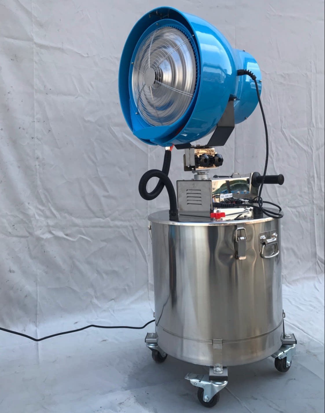 工业喷雾电风扇车间降温雾化不锈钢落地扇移动大容量水雾加湿风机