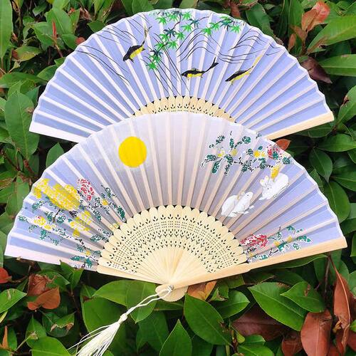 新品新款古风折扇女古典古装流苏绢扇舞蹈扇 复古春夏搭配汉服扇