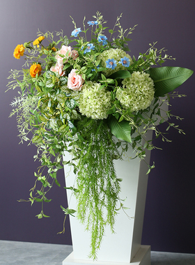 白绿色高端仿真花艺讲台植物挂花垂吊森系主席台婚礼司仪台会议桌