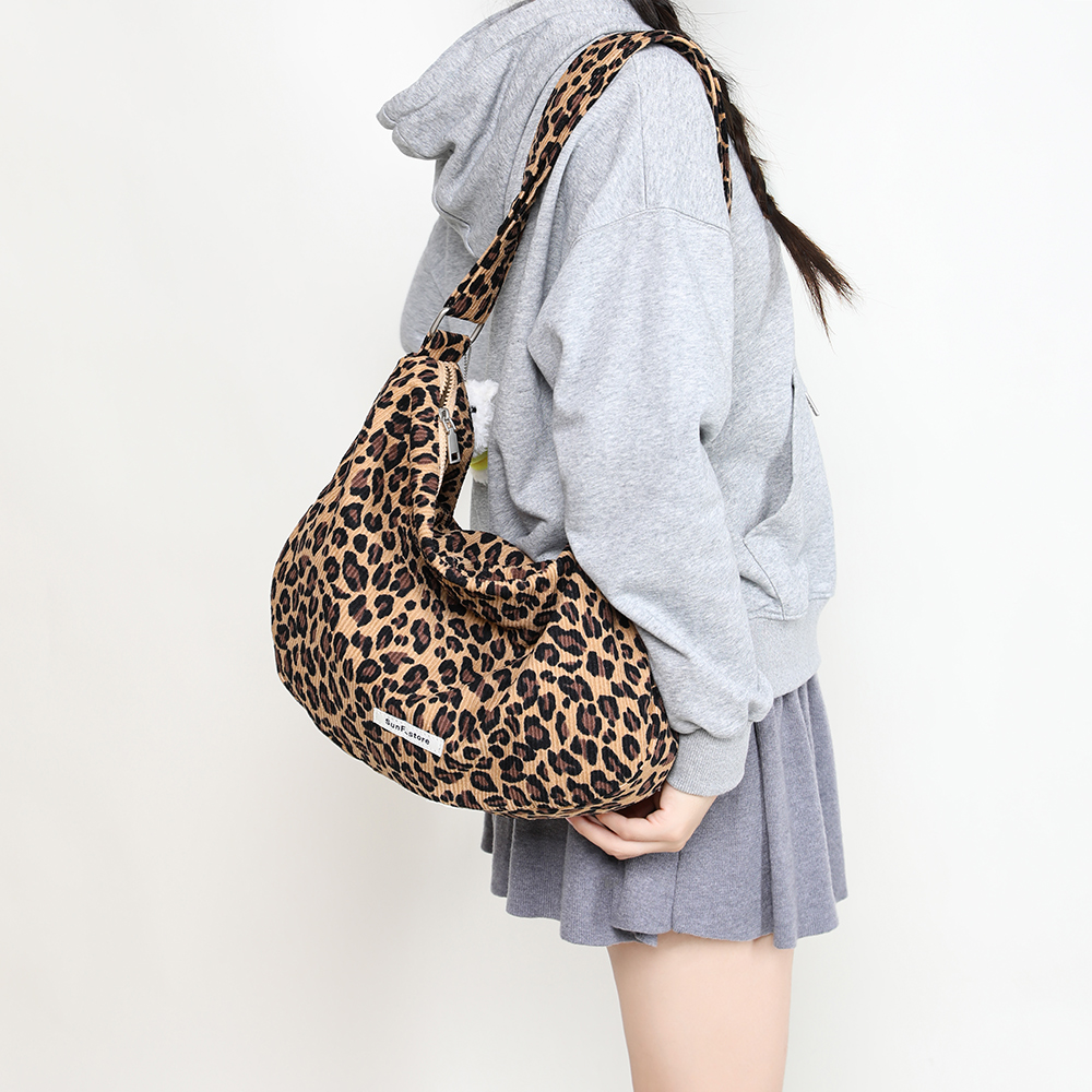 豹纹帆布包大容量通勤上课饺子包