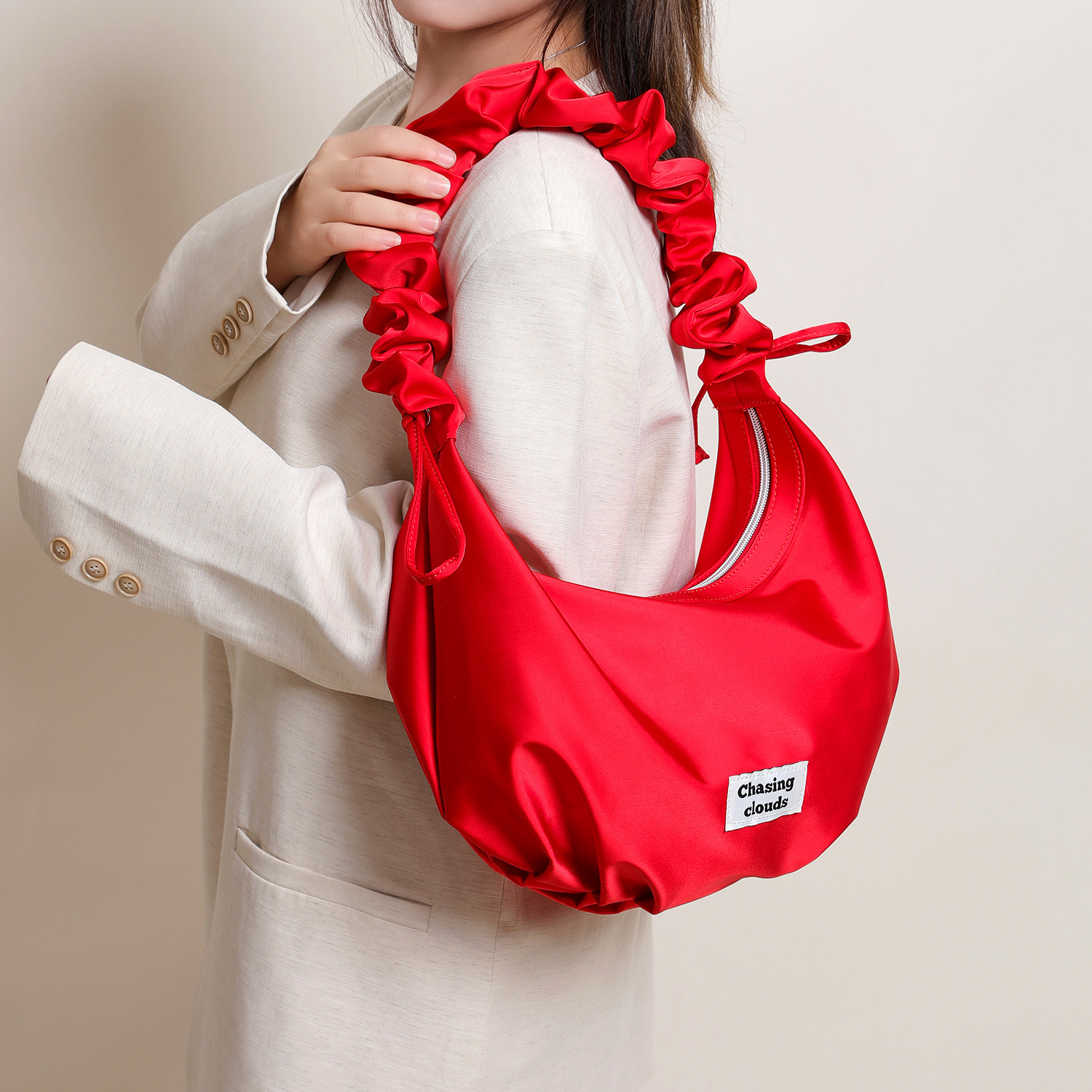 EHOOO韩国小众褶皱云朵包2026新年红色包包手提大容量斜挎饺子包,箱包皮具/热销女包/男包,单肩包,淘宝优惠券,粉丝福利购,淘宝优惠卷