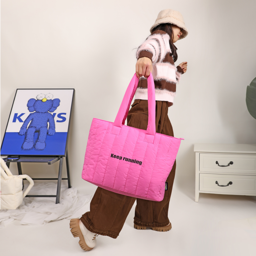 EHOOO秋冬单肩软乎乎羽绒托特包