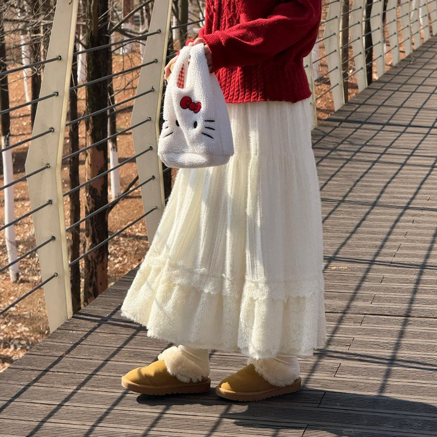 白色毛绒半身裙女秋冬温柔风a字百褶裙梨型身材大码蕾丝蛋糕裙子