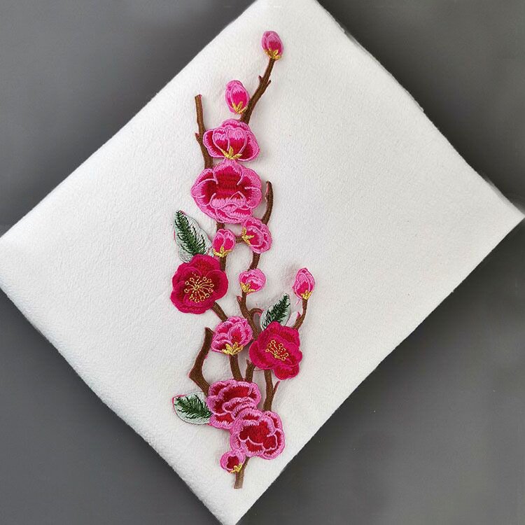 厂家直销梅花刺绣布贴舞台演出服装装饰贴花旗袍礼服花朵绣片