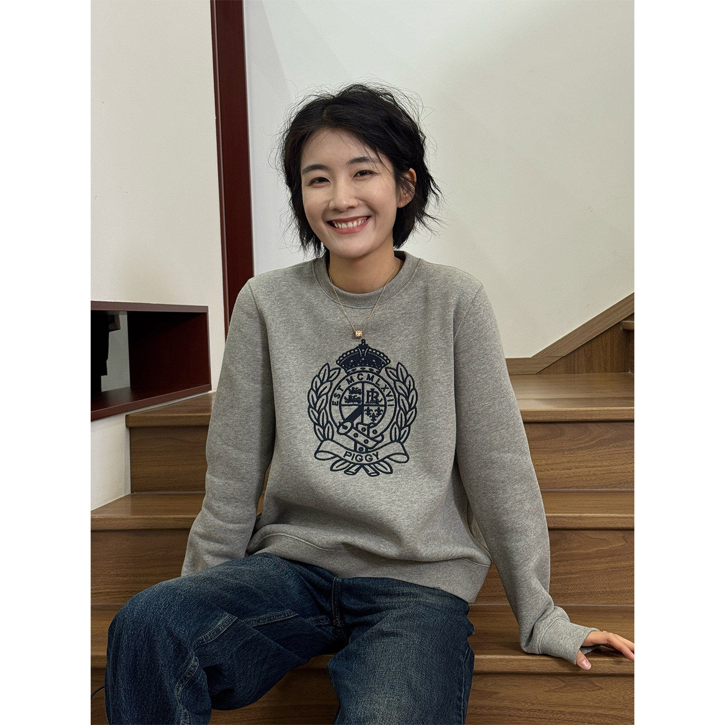 周浪清灰色无帽套头加绒卫衣女2025新款冬季加厚保暖内搭刺绣上衣