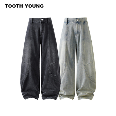 郑一爱穿搭【牛魔王】水洗做旧美式街头男宽松大码潮流弯刀牛仔裤