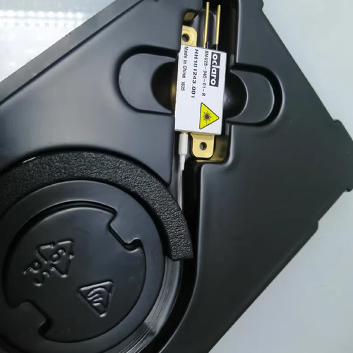 25瓦Oclaro940nm105/125NA0.15光纤半导体激光器光纤激光器泵浦源