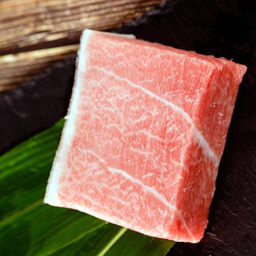 油汪汪的生鱼片入口即化奢食美味