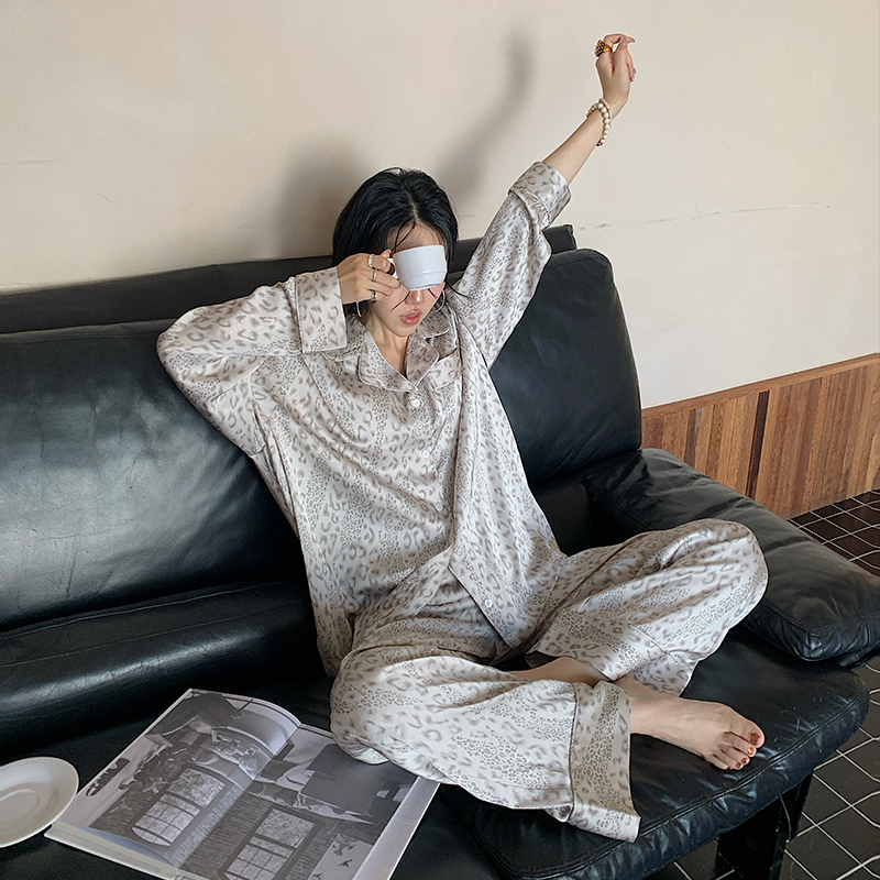 十三粥 寐豹 经典豹纹印花丝滑睡衣女秋季自带胸垫舒适家居服套装