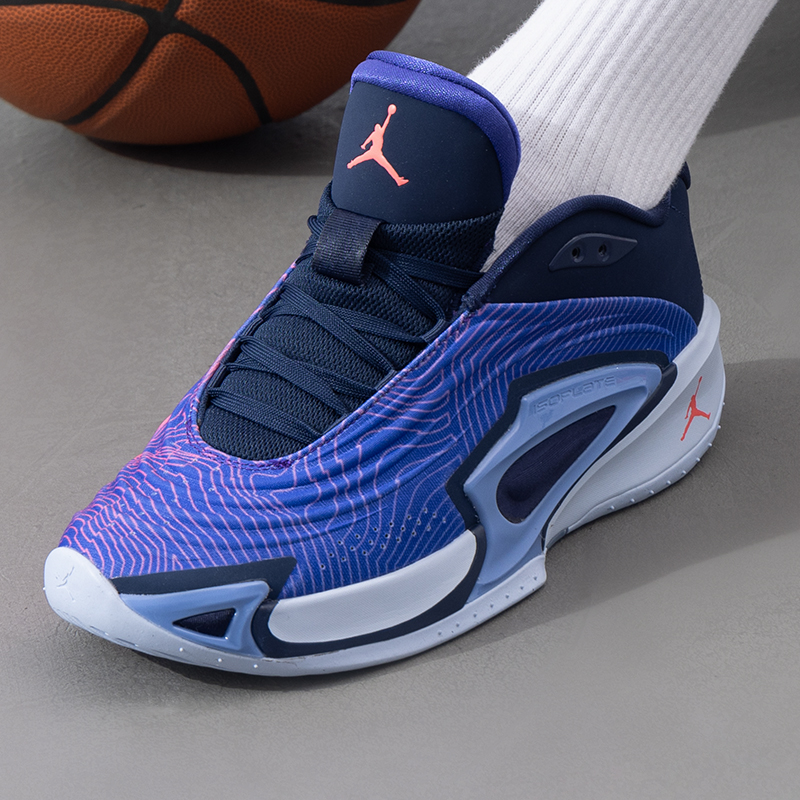 耐克（NIKE）男鞋球鞋 25夏季新款运动鞋JORDAN LUKA 3比赛训练实