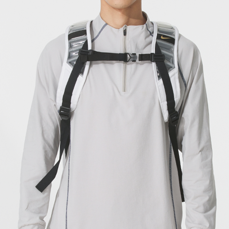 耐克（NIKE）男包女包Air Max运动包背包双肩包休闲包大包HM9965