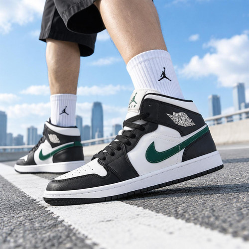 NIKE耐克男鞋AJ1篮球鞋2026秋季新款AIR JORDAN 1中帮运动休闲鞋