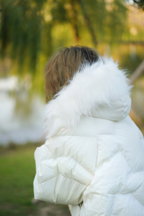 大毛领小众短款 清仓 开衩设计奶油棉服女冬季 宽松棉衣加厚外套