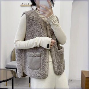 羊羔毛马甲女短款2025春秋新款皮毛一体外搭羊羔绒马夹背心时尚潮