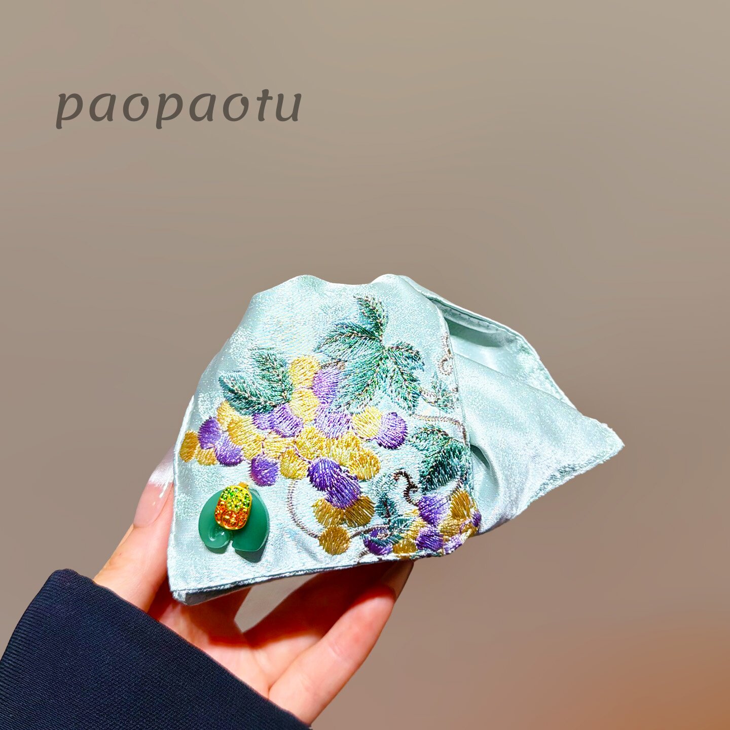 浅绿葡萄刺绣缎面抓夹女森系玉石小众设计贝壳夹温柔气质发饰