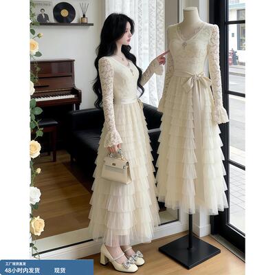 江浙沪富家千金穿搭v领蕾丝气质连衣裙绝美平时可穿小礼服2025冬