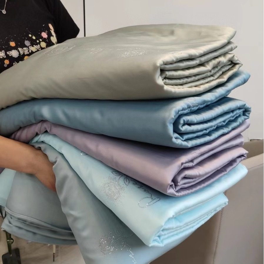 包邮 纯色莱赛尔凉感裸睡天丝蚕丝大豆纤维夏被烫钻空调被,模玩/动漫/周边/娃圈三坑/桌游,文化/体育周边,淘宝优惠券,粉丝福利购,淘宝优惠卷