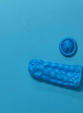 优质丁晴手指套，蓝色防静电，适合各类电子元件生产，无污染操作