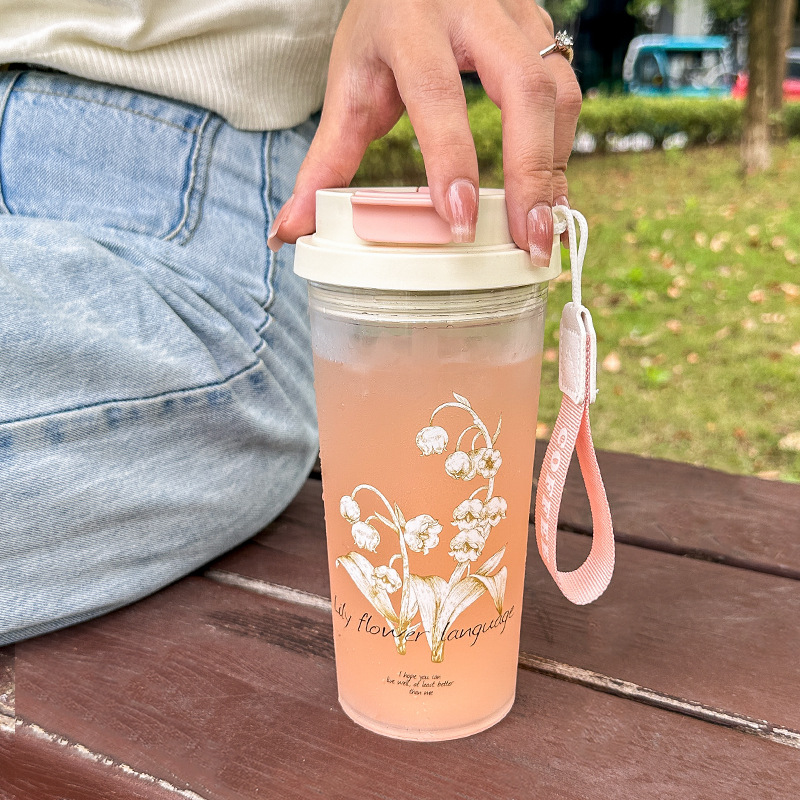 新款高颜值铃兰花水杯耐高温吸管运动随行杯夏季大容量双饮塑料杯