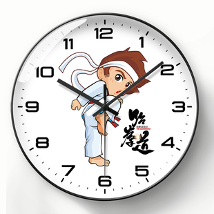 武术馆挂钟个性创意自动对时钟跆拳道钟表培训中心卡通电波钟静音