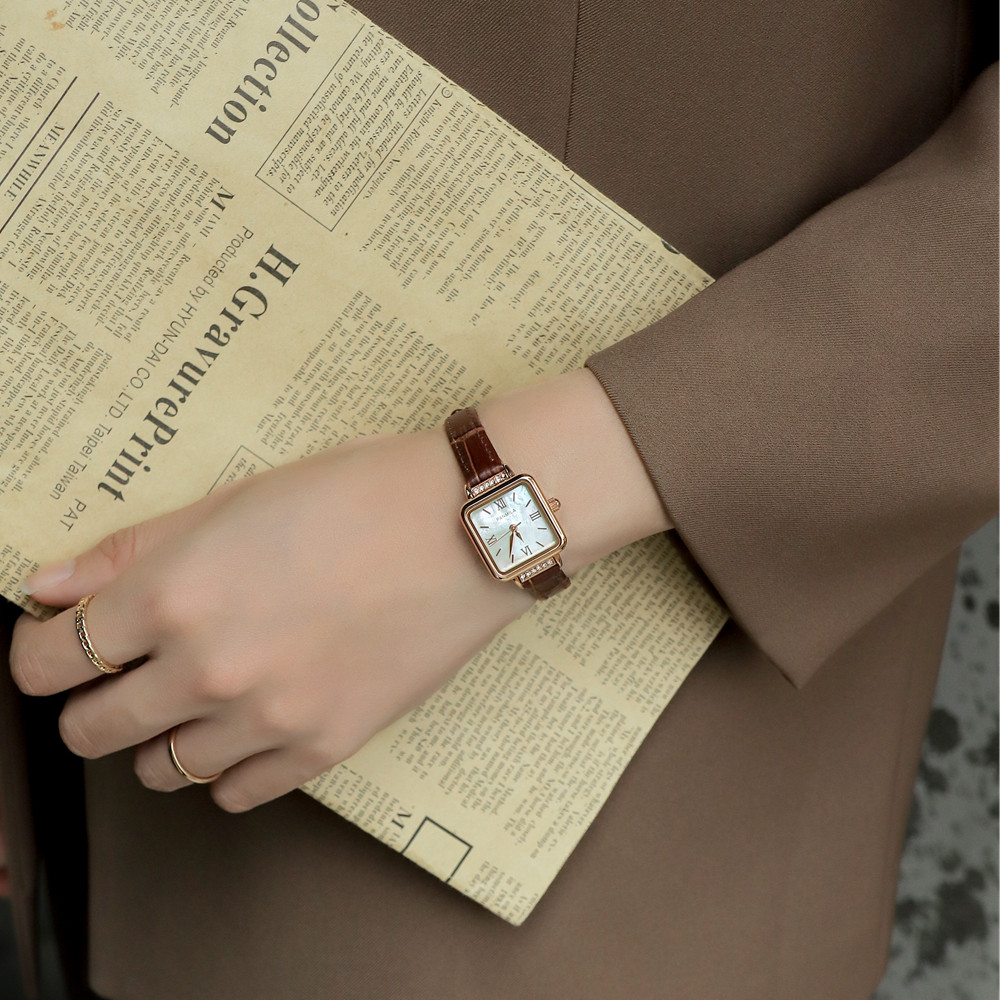 手表女轻奢小众女士小巧精致复古女款简约气质小方表高级感小棕表