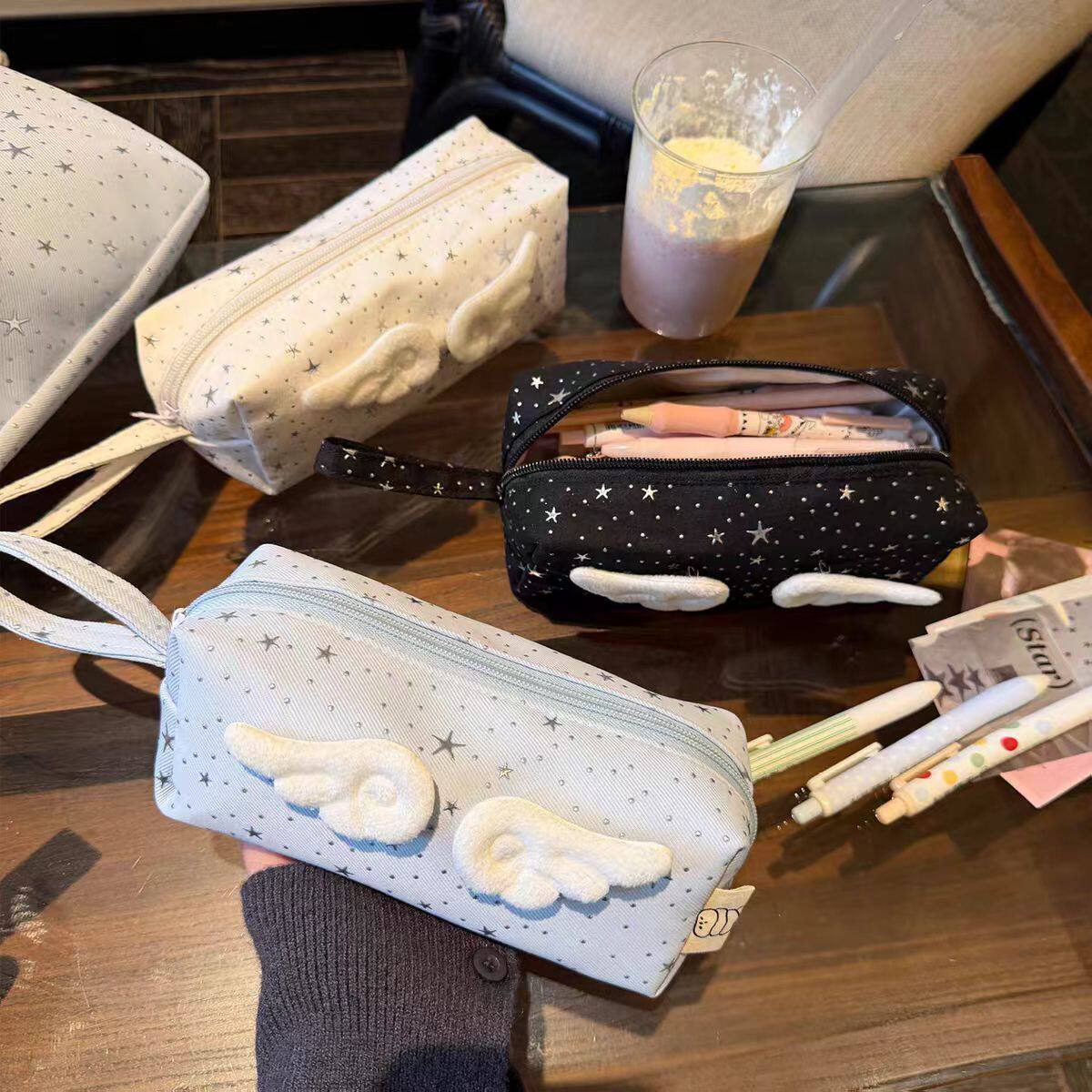 韩系星星手拿化妆包女2025新款旅行便携大容量可爱笔袋收纳包学生