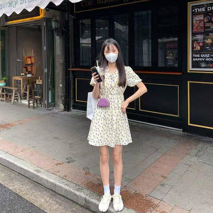 2023夏季新款韩版学生紫色碎花连衣裙V领泡泡袖气质显瘦长裙子女