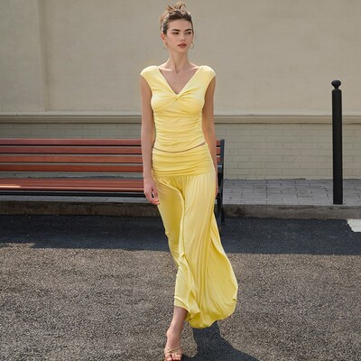 短袖上衣大摆伞裙套装