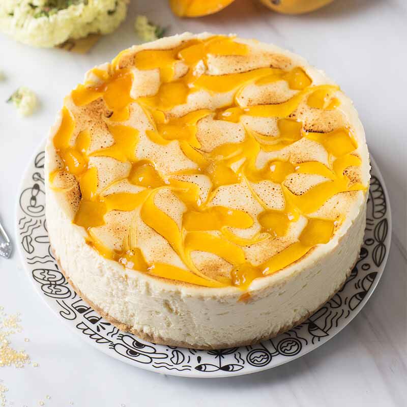 松软的蛋糕胚包容着芒果芝士