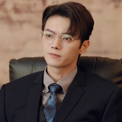 你比星光美丽许凯韩廷金丝眼镜