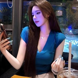 孔雀蓝V领短袖 上衣潮 背心T恤女小众设计感别致绝美修身 外穿短款