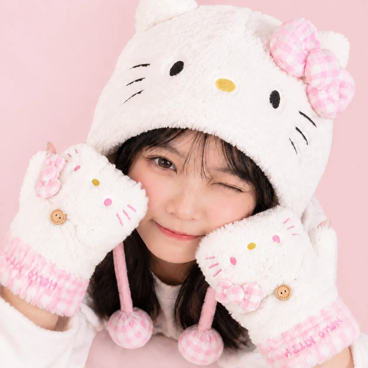 三丽鸥帽子加厚凯蒂猫毛绒围巾冬日保暖手套可爱实用女生生日礼物