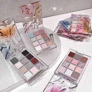 ，Gege bear戈戈小熊水波漾彩眼影盘十二色珠光哑光低饱和粉细闪