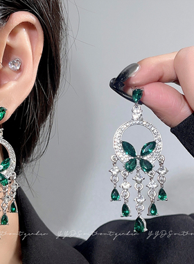 yyds！复古绿色蝴蝶镶钻耳钉女精致气质耳环轻奢高级耳饰2025新款